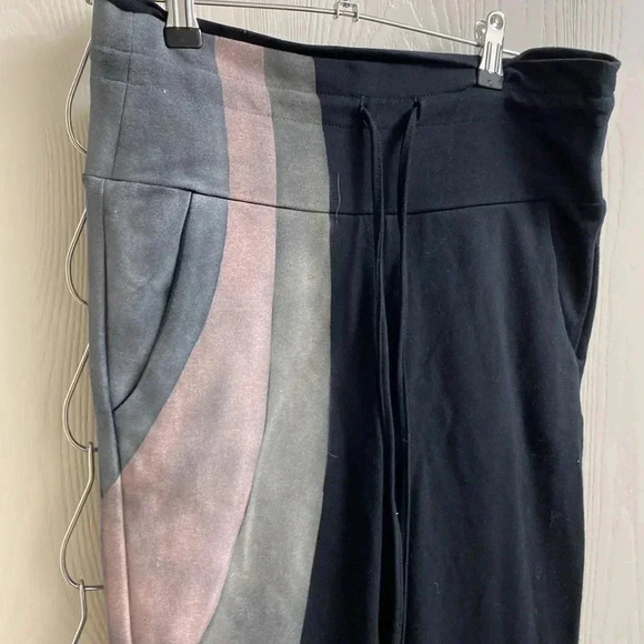 DESIGNING HOLLYWOOD X MADISON MAISON BLACK PAINTED FLARE YOGA Pants SWEATPANT XS - Picture 4 of 8